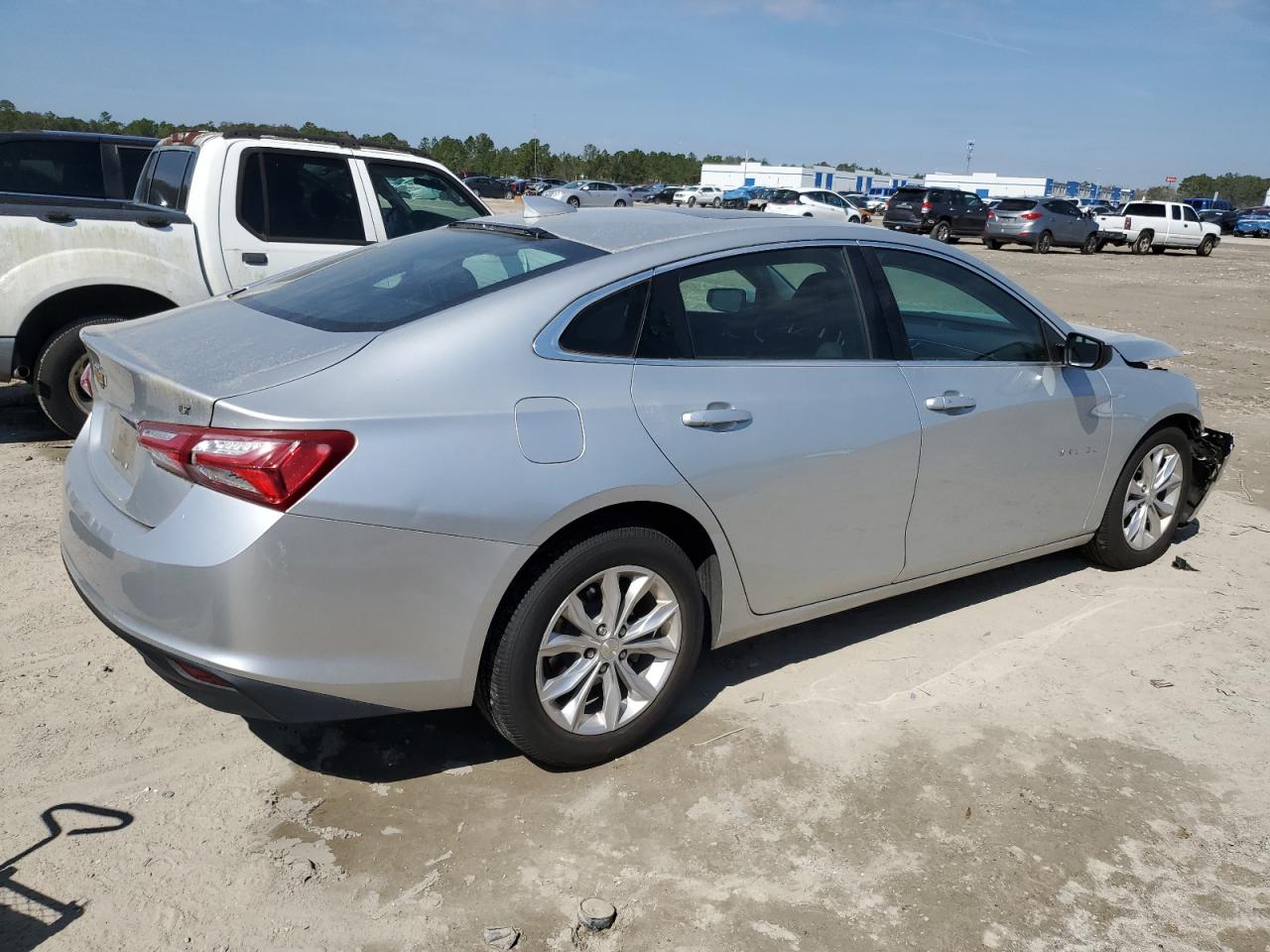 2019 Chevrolet Malibu - Image 3