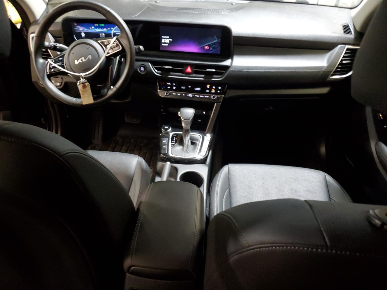 2024 Kia Seltos - Image 8
