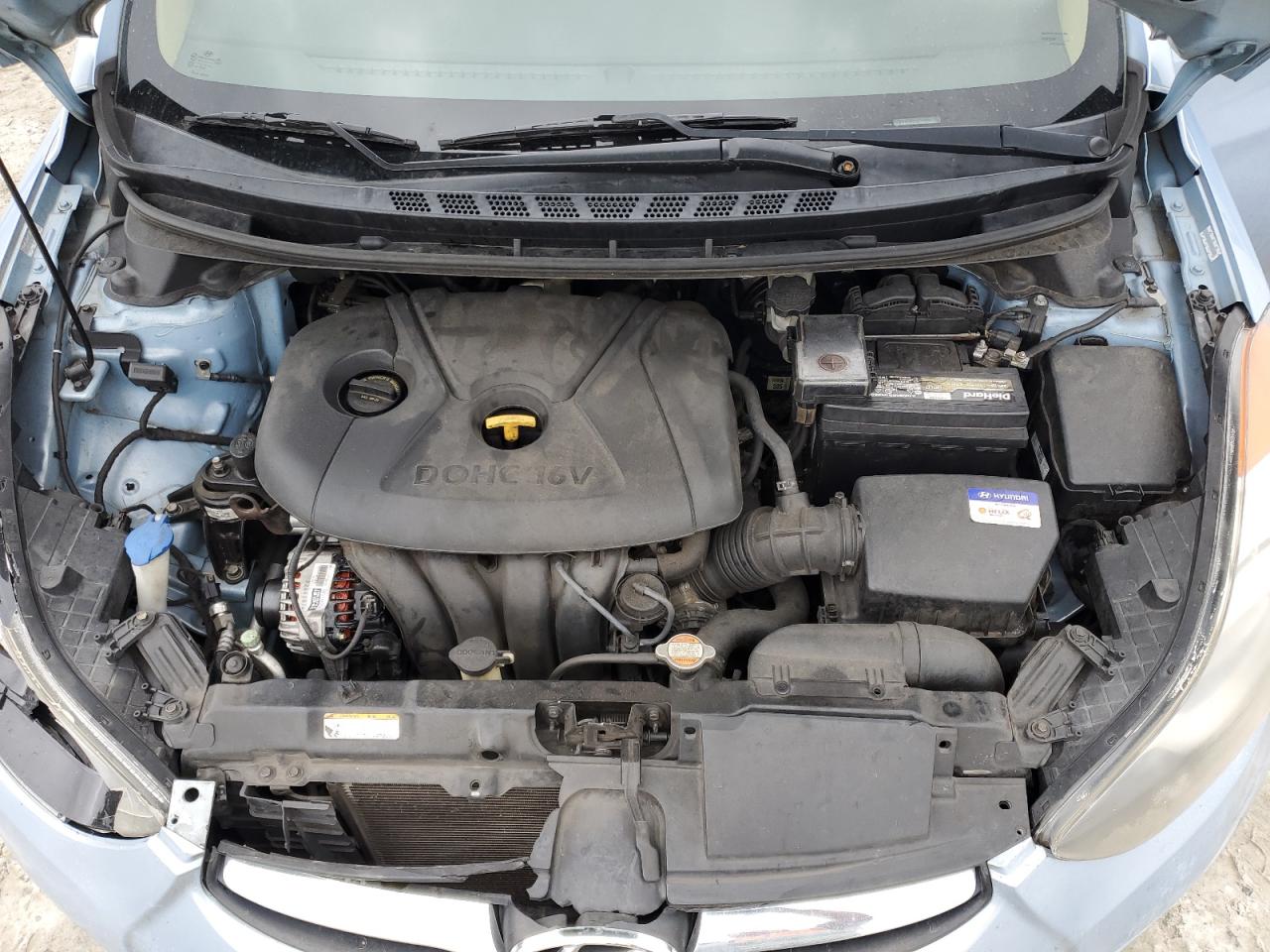 2011 Hyundai Elantra - Image 12