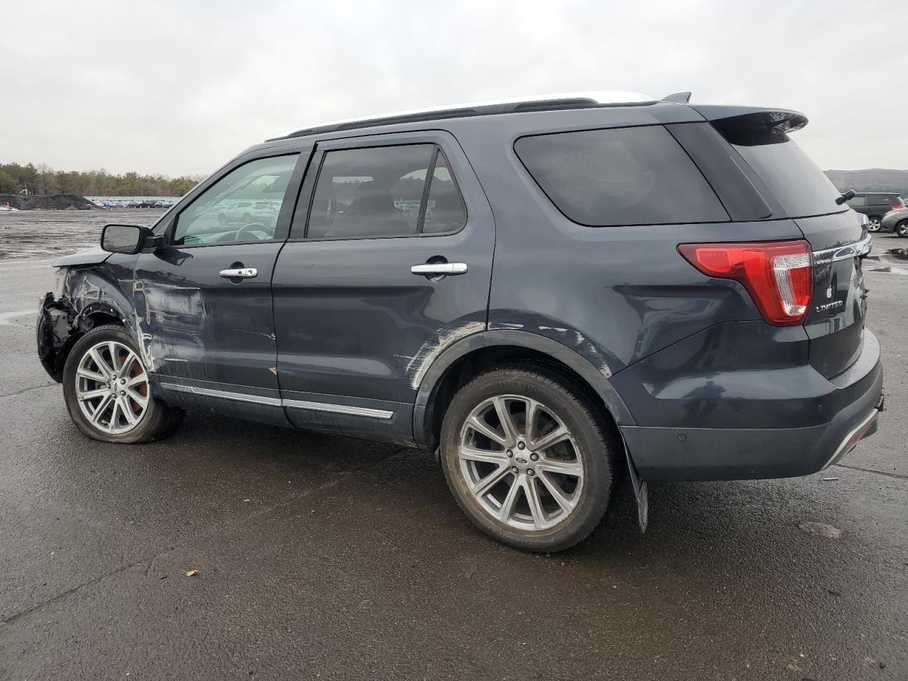 2017 Ford Explorer - Image 2