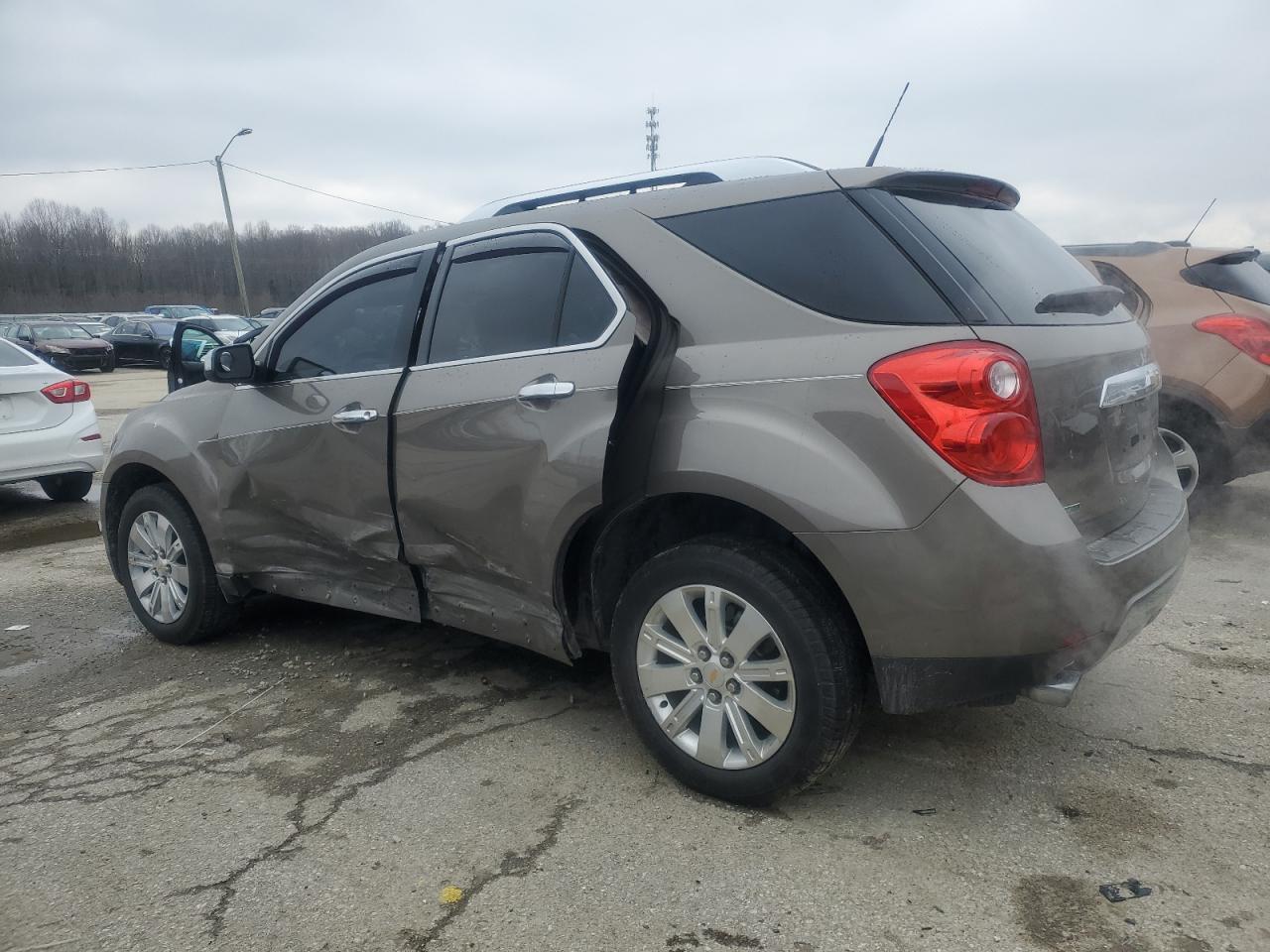 2011 Chevrolet Equinox - Image 2