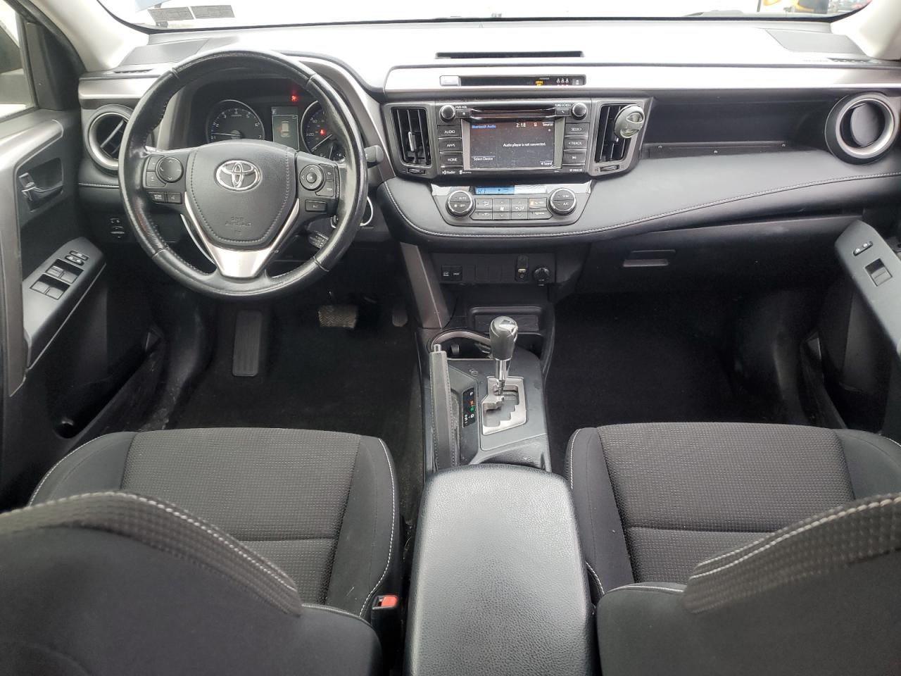 2017 Toyota RAV 4 - Image 8