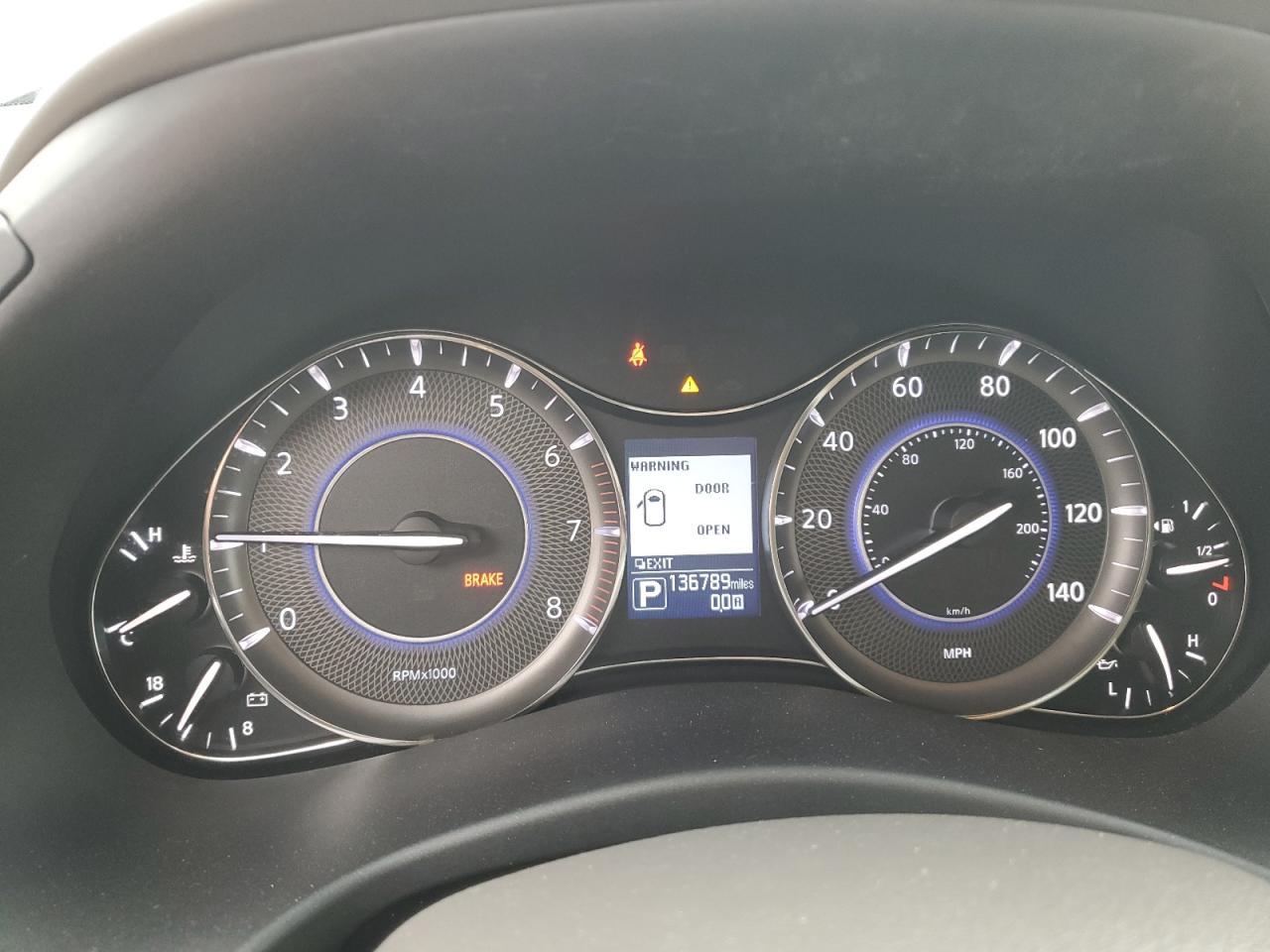2017 Infiniti QX80 - Image 9
