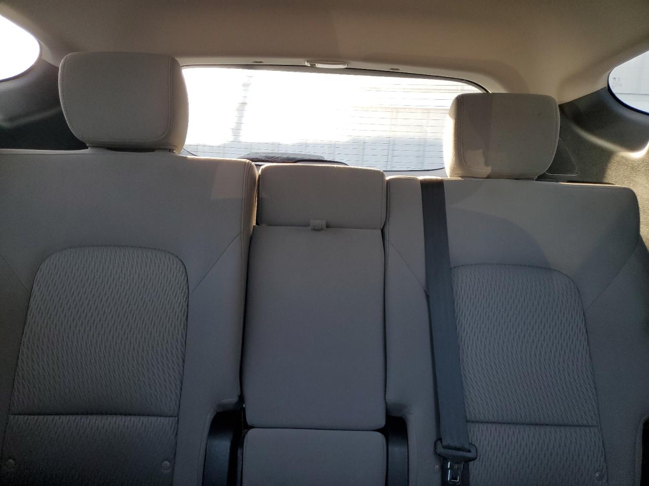 2017 Hyundai Santa Fe - Image 10