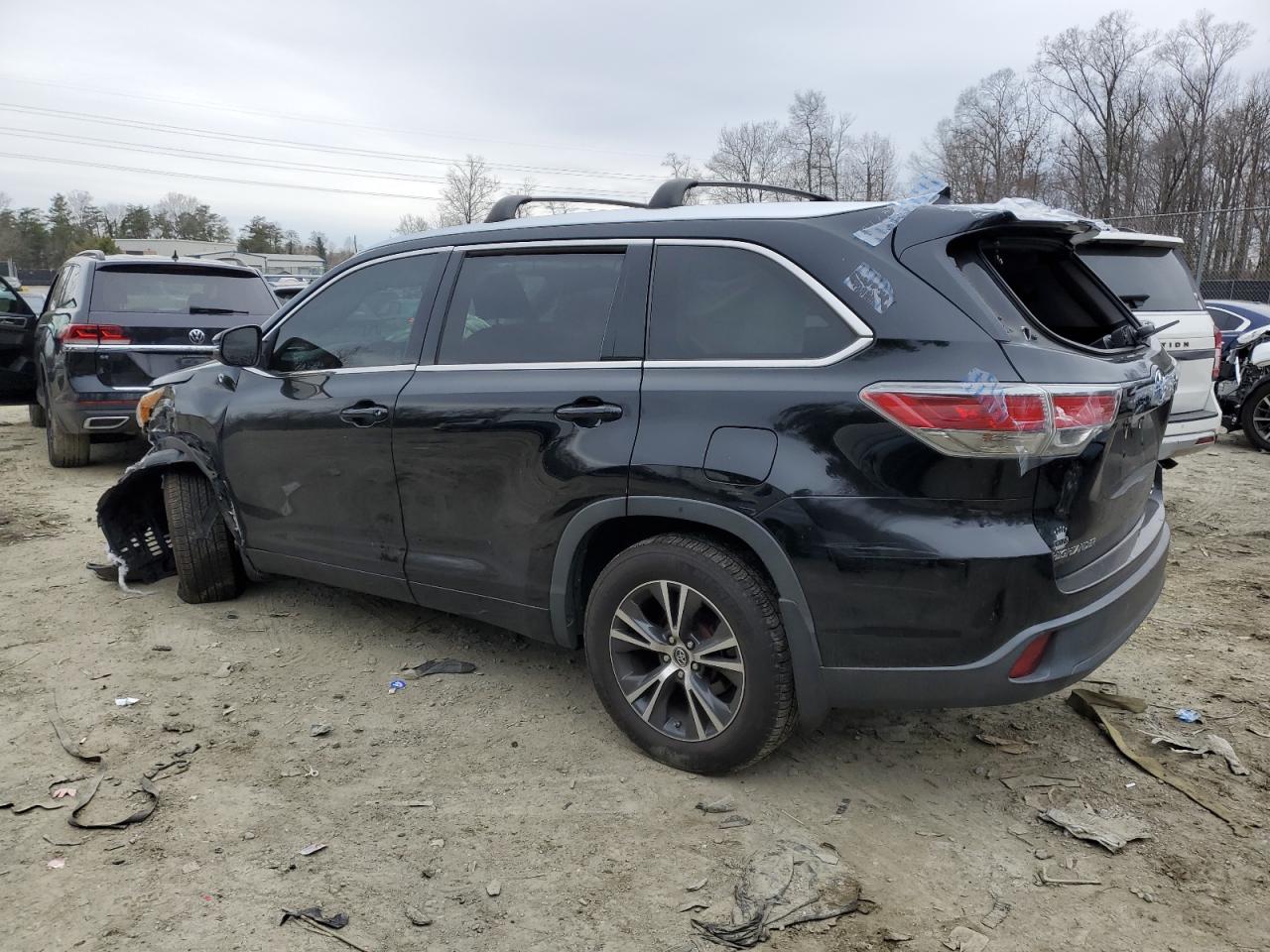 2016 Toyota Highlander - Image 2