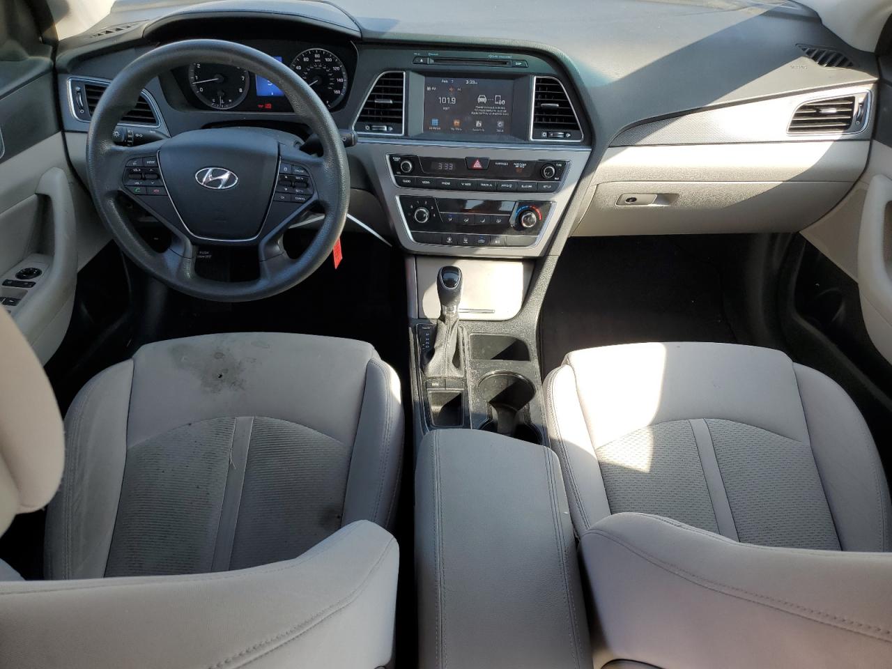 2017 Hyundai Sonata - Image 8