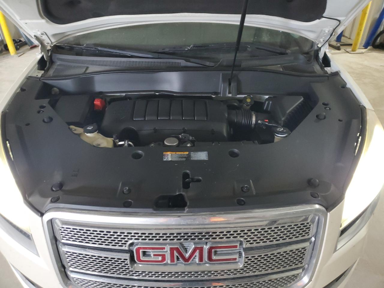 2013 GMC Acadia - Image 13