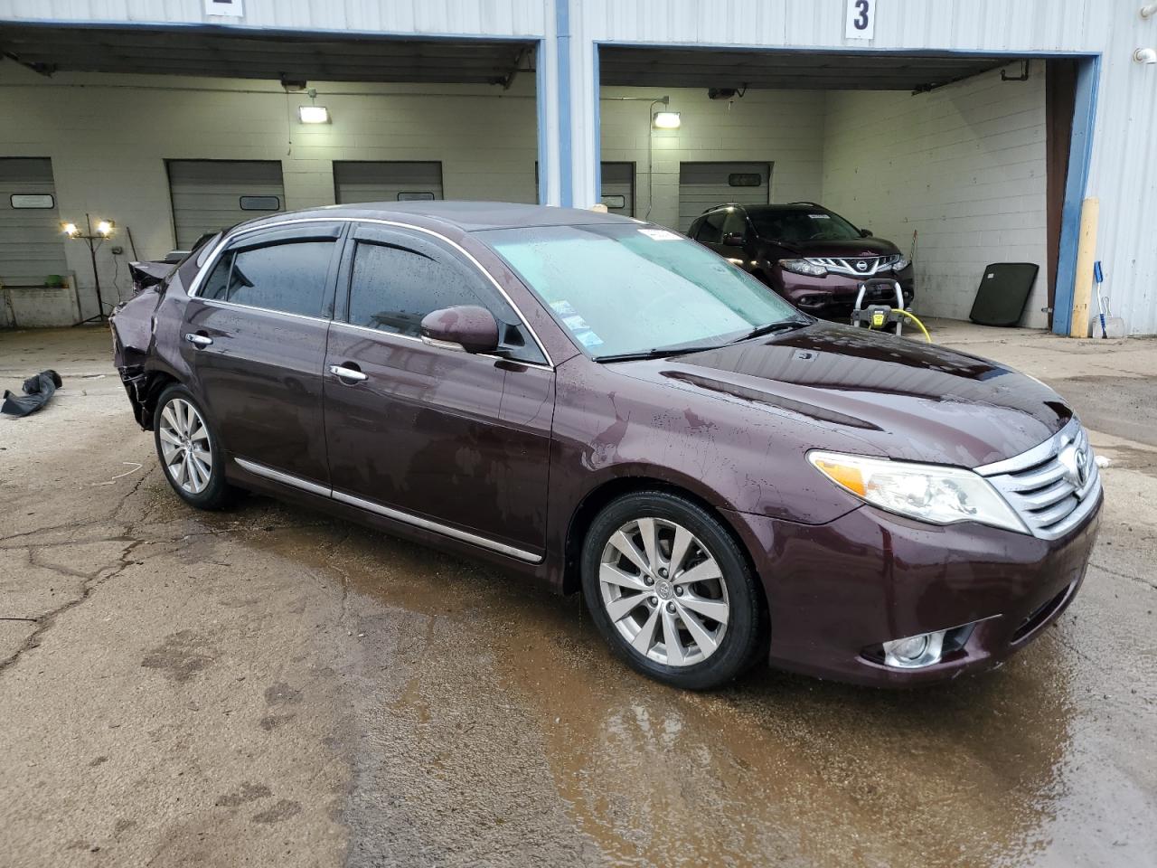 2011 Toyota Avalon - Image 4