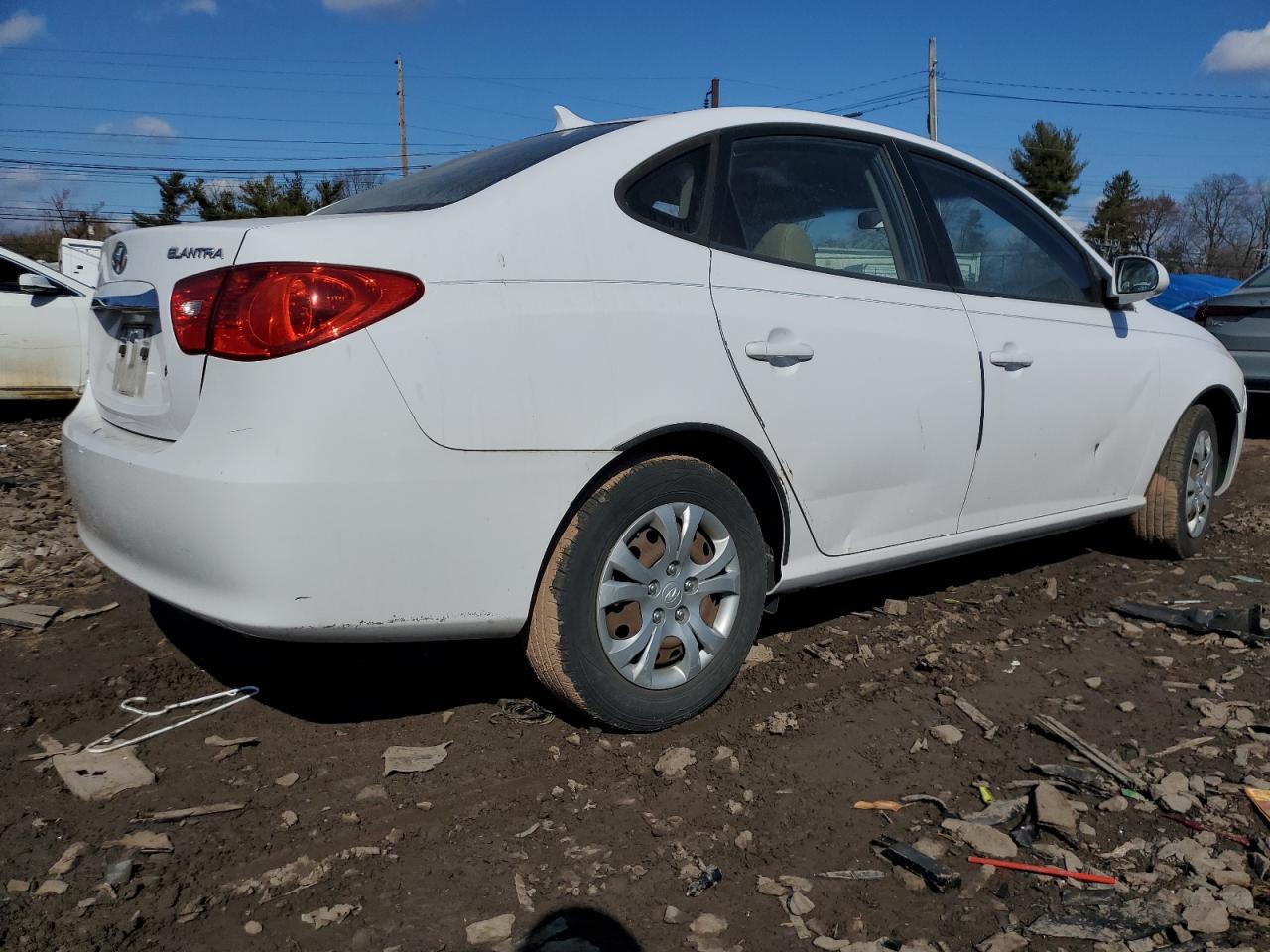 2010 Hyundai Elantra - Image 3