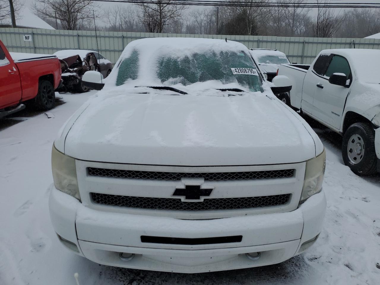 2011 Chevrolet Silverado - Image 5