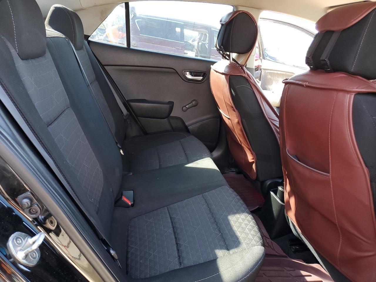 2018 Kia Rio - Image 11