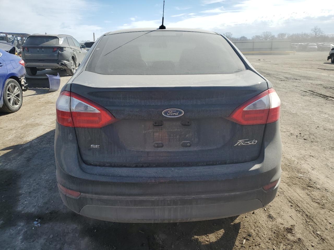 2015 Ford Fiesta - Image 6