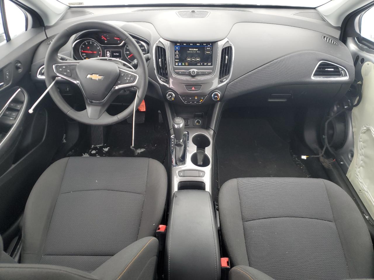 2019 Chevrolet Cruze - Image 8