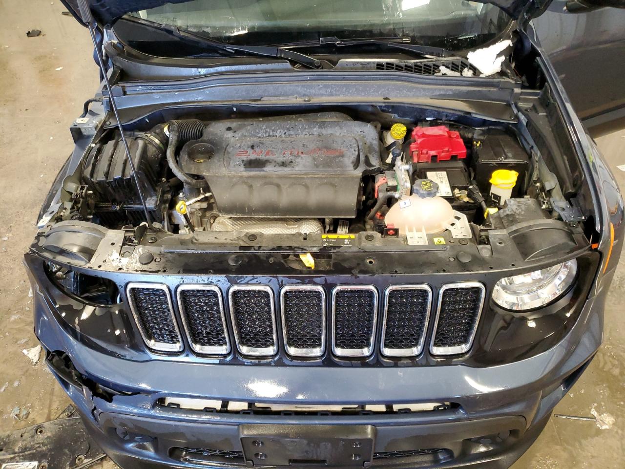 2021 Jeep Renegade - Image 12