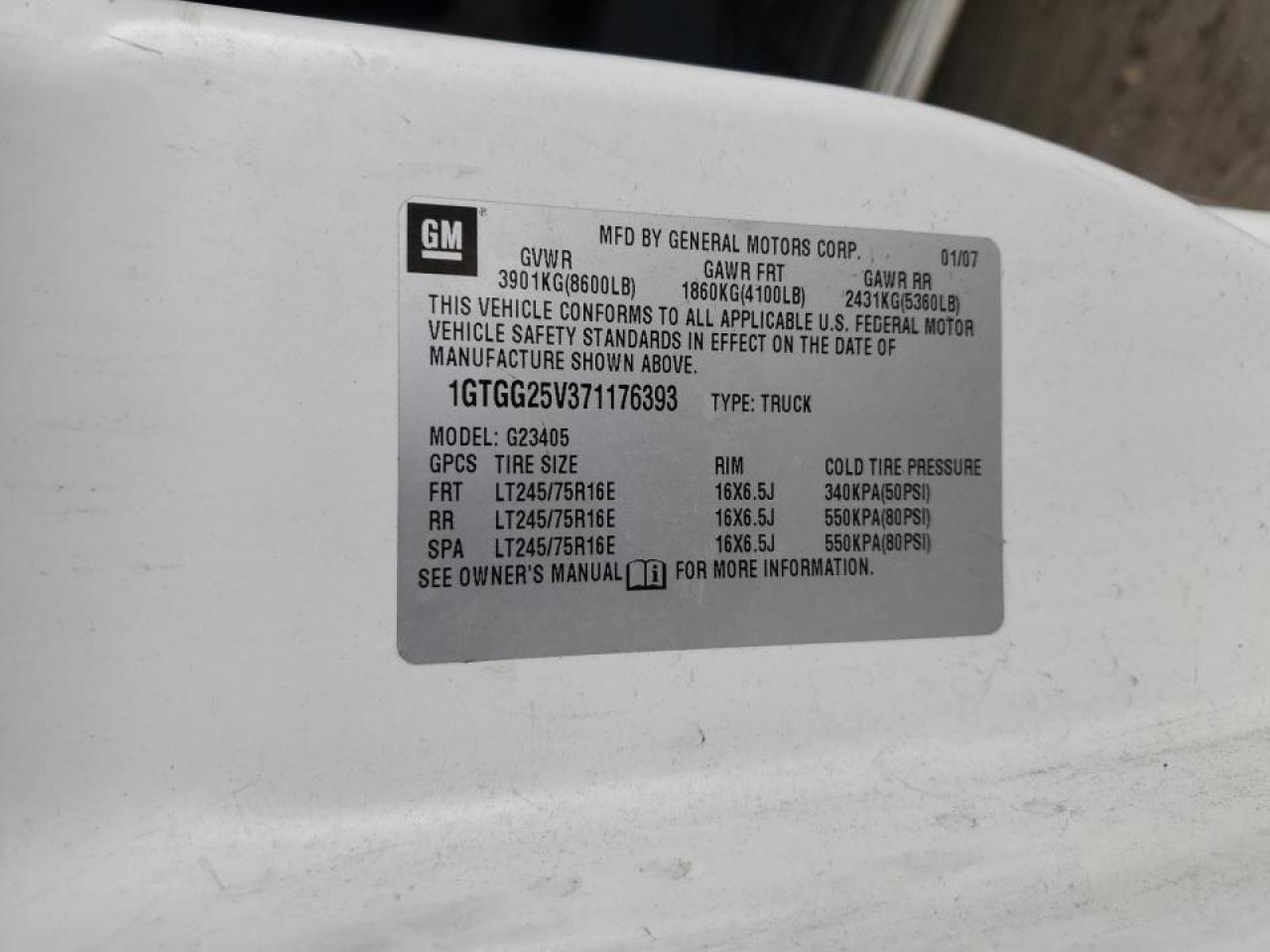 2007 GMC Savana - Image 13