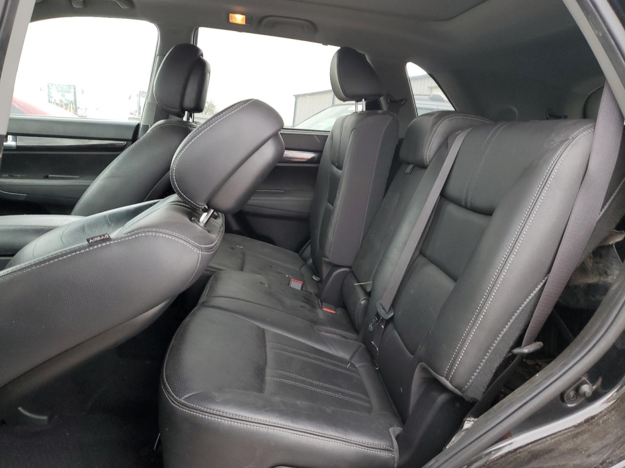 2015 Kia Sorento - Image 11