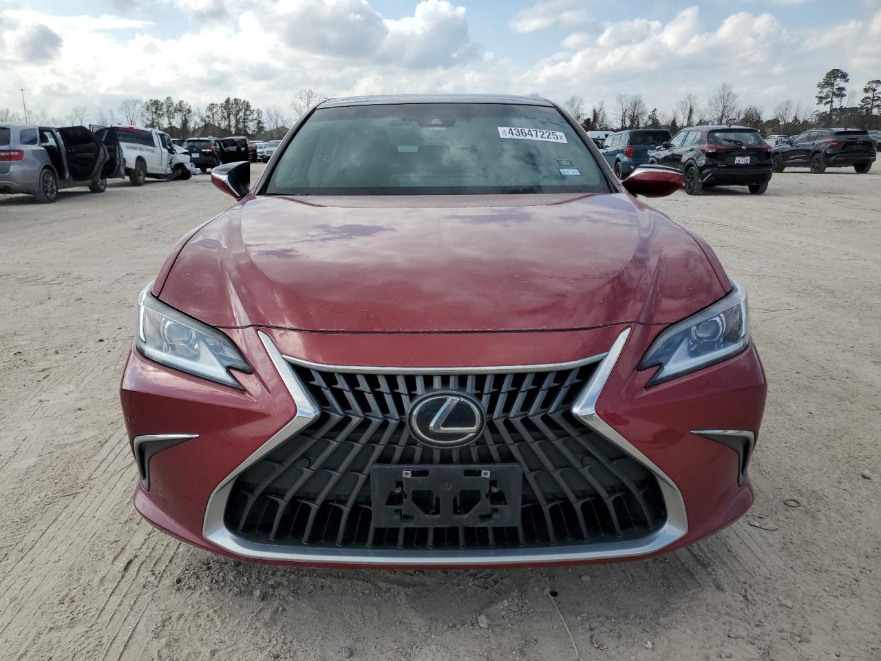 2023 Lexus ES - Image 5