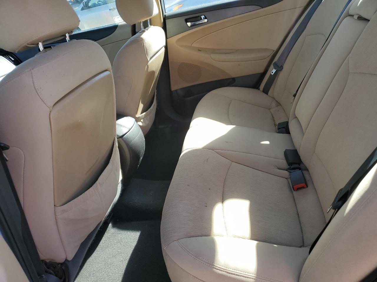 2011 Hyundai Sonata - Image 10
