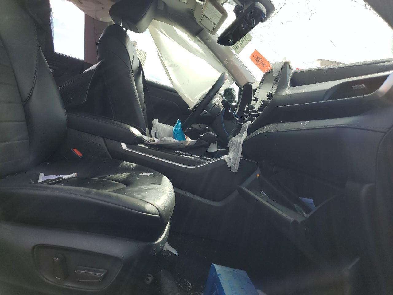 2022 Toyota Highlander - Image 7