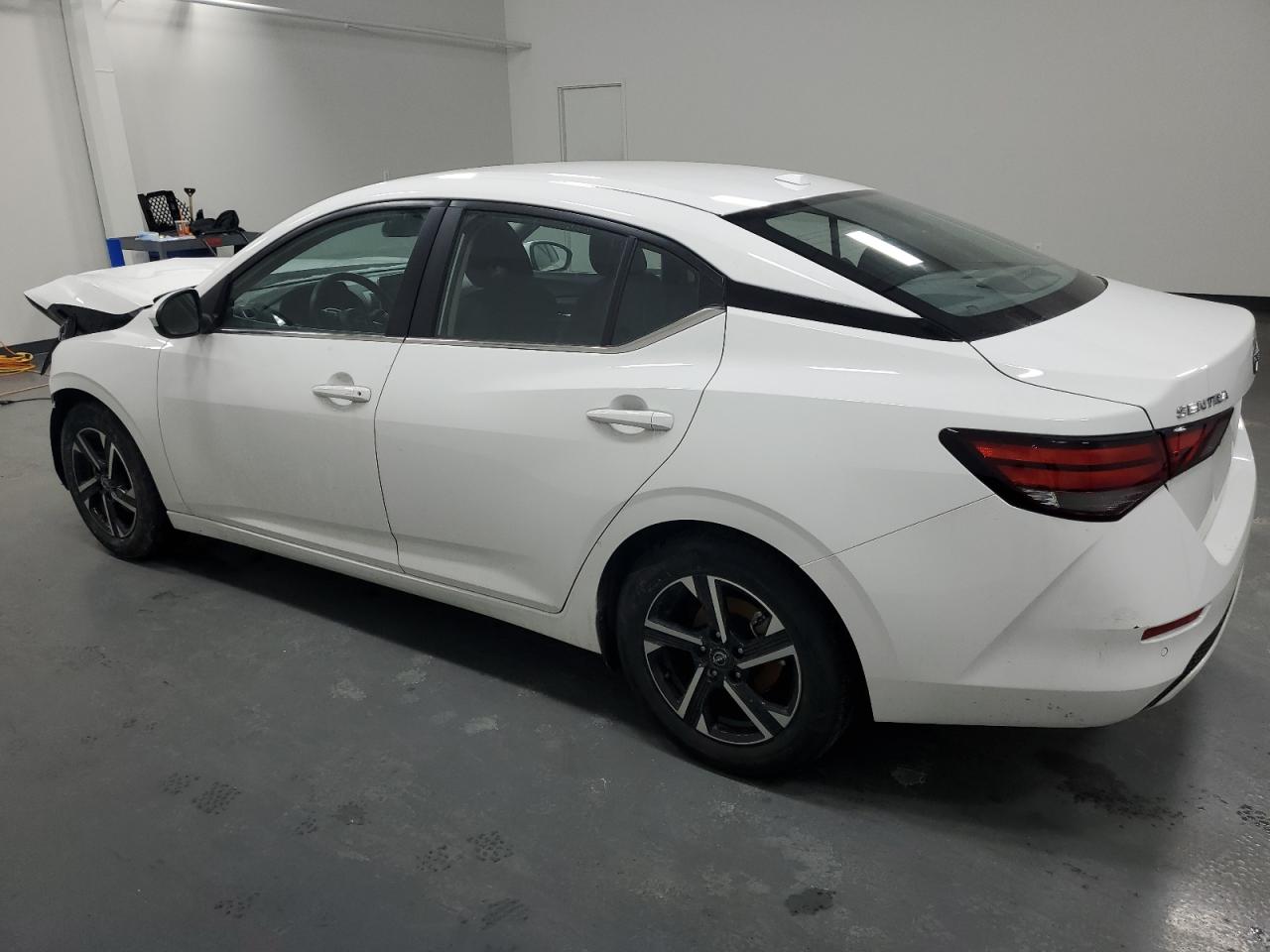 2024 Nissan Sentra - Image 2