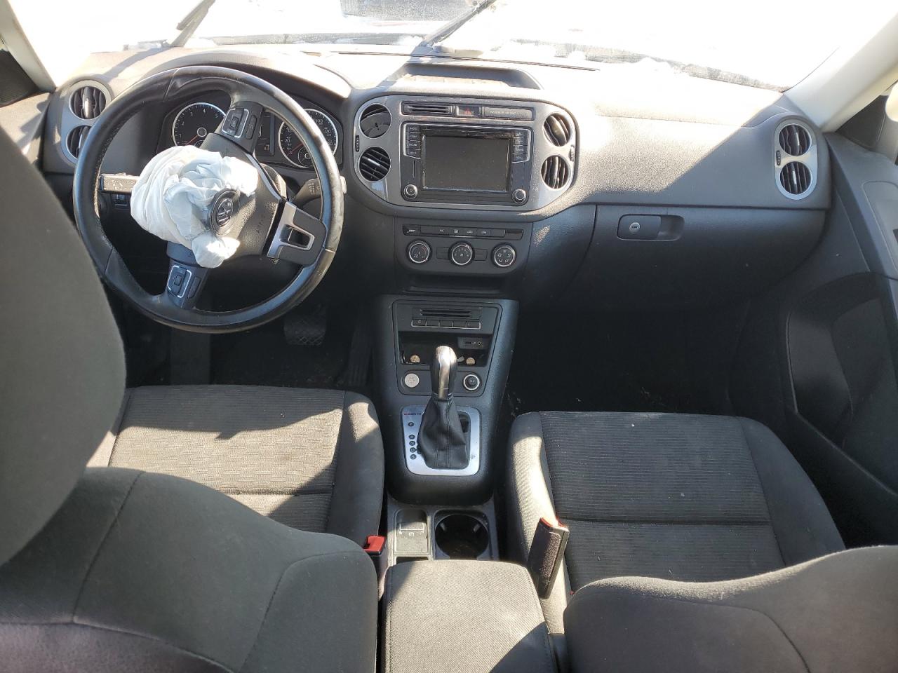 2017 Volkswagen Tiguan - Image 8