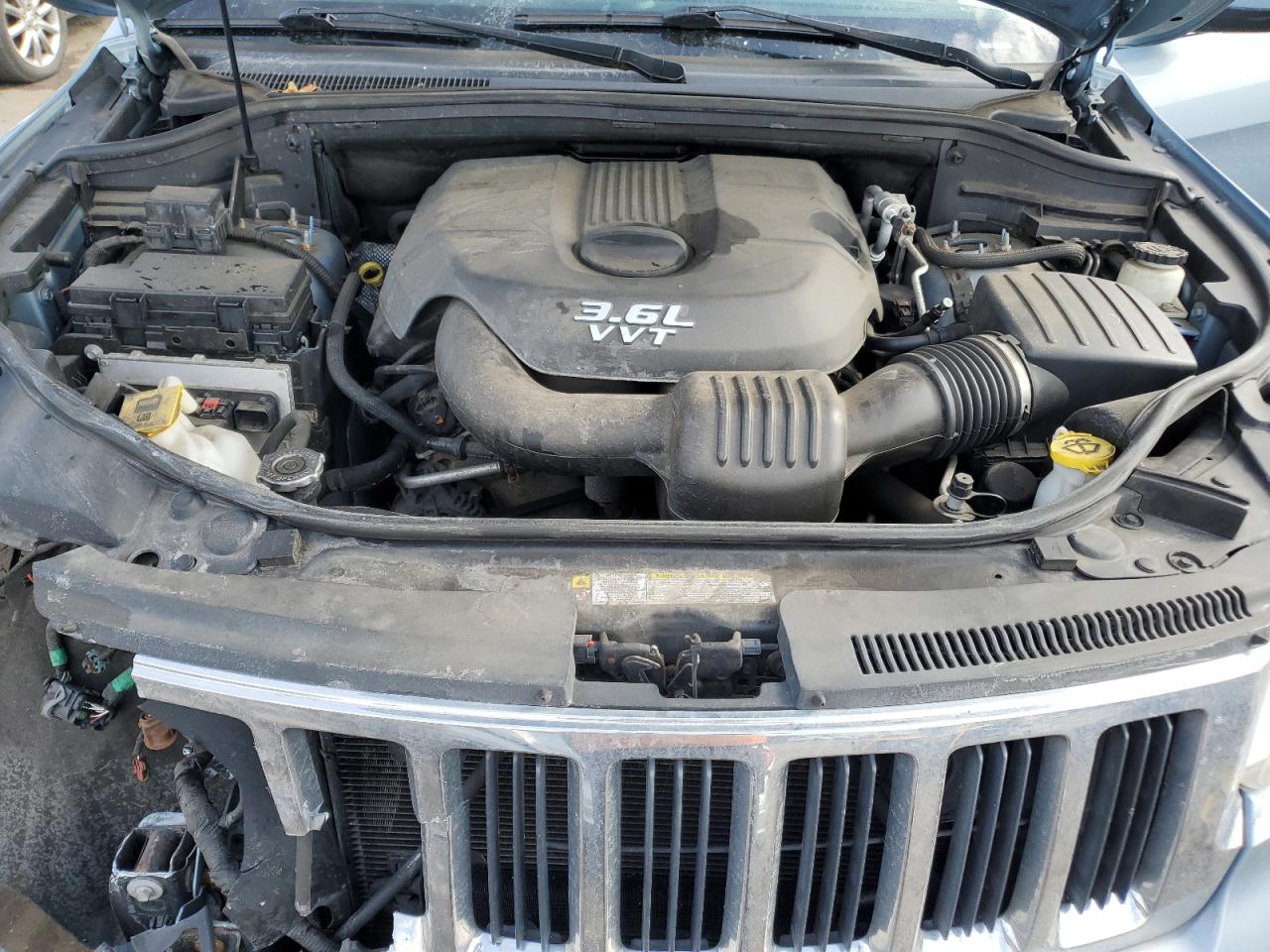 2013 Jeep Grand Cherokee - Image 12