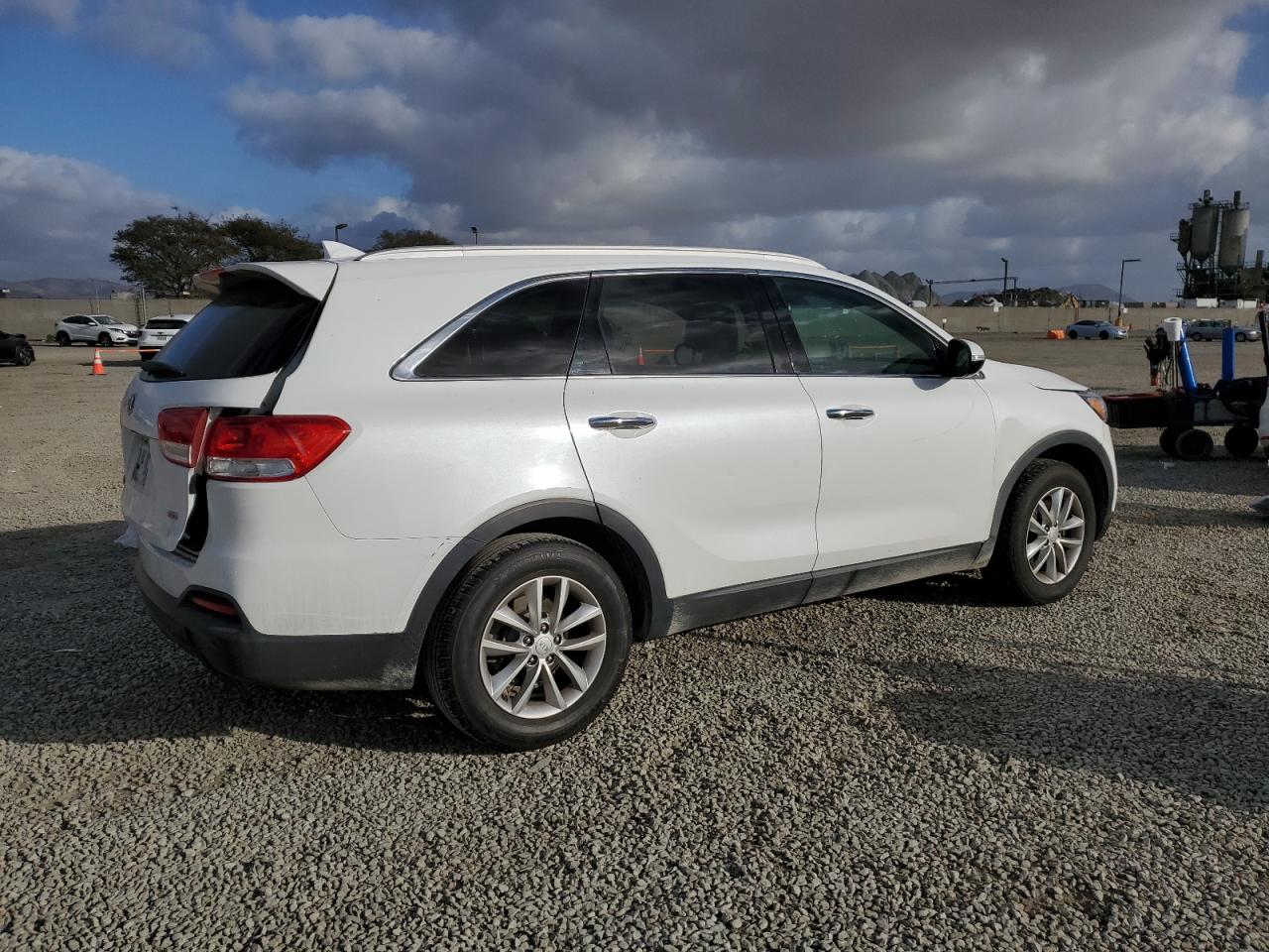 2017 Kia Sorento - Image 3
