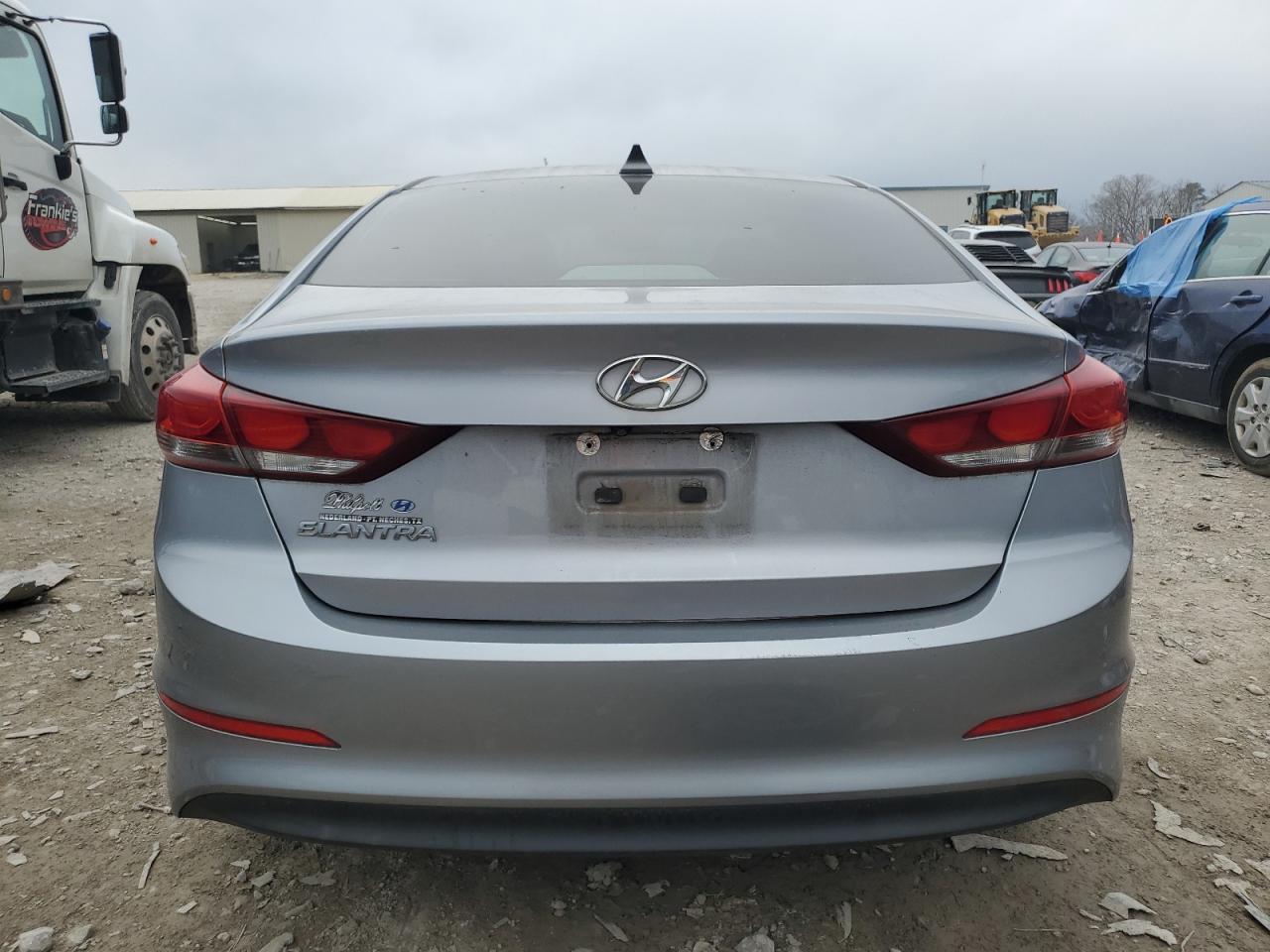 2017 Hyundai Elantra - Image 6