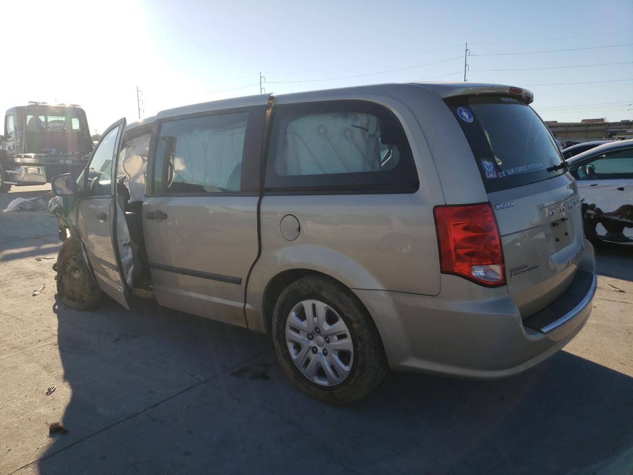 2015 Dodge Caravan - Image 2