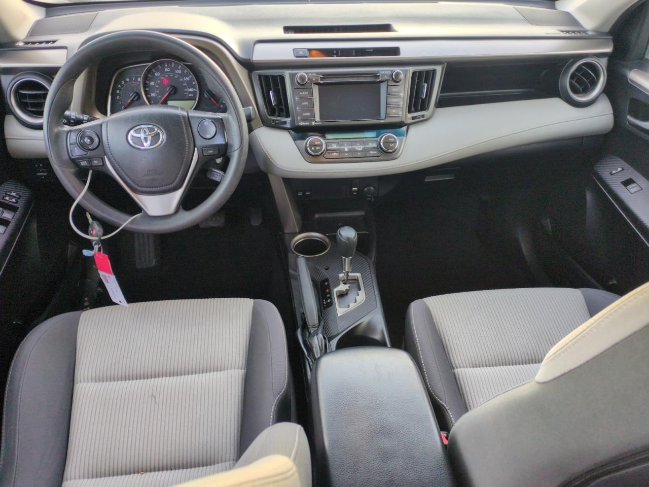 2015 Toyota RAV 4 - Image 8