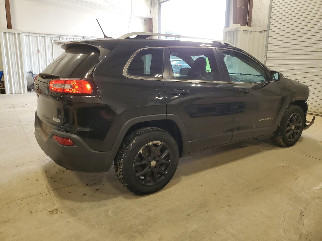 2015 Jeep Grand Cherokee - Image 3
