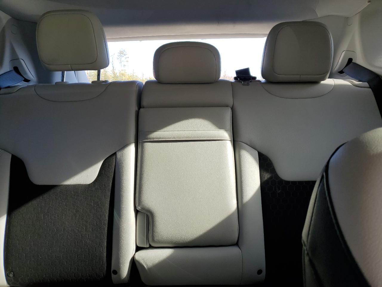 2020 Jeep Compass - Image 10
