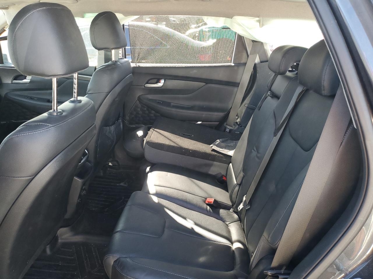 2020 Hyundai Santa Fe - Image 10