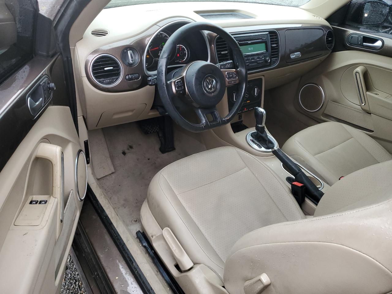 2015 Volkswagen Beetle - Image 8