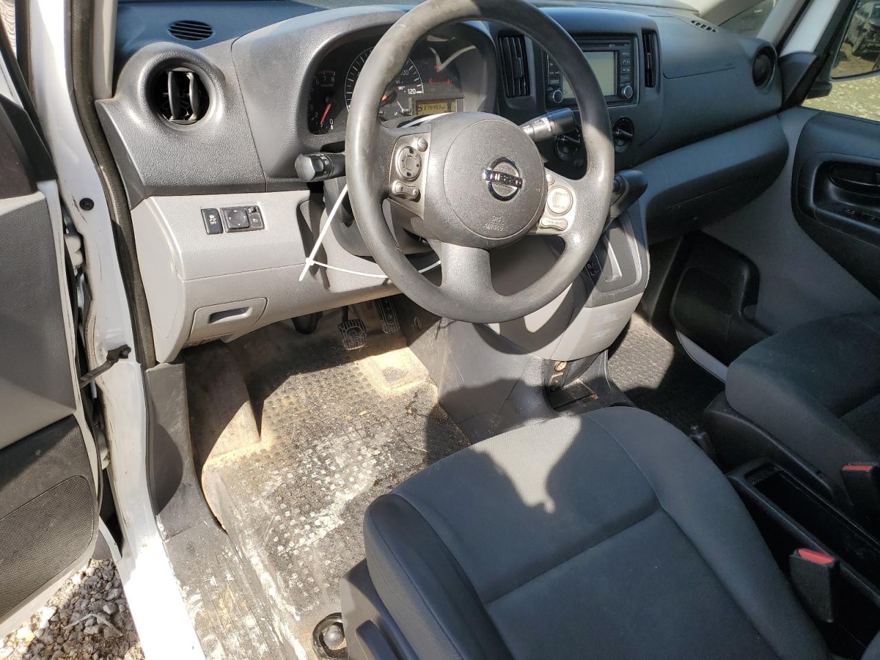 2015 Nissan NV - Image 8
