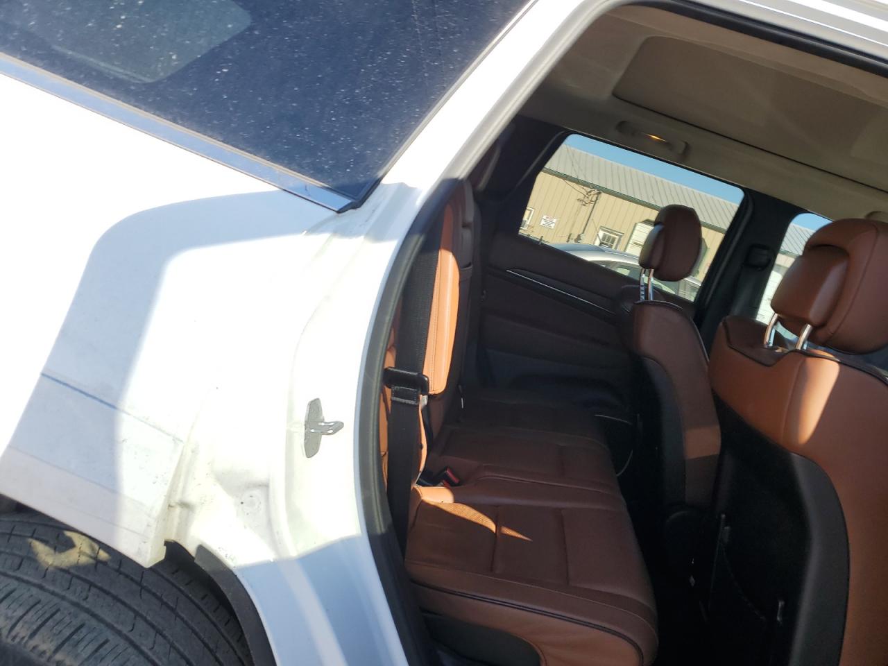 2015 Jeep Grand Cherokee - Image 10