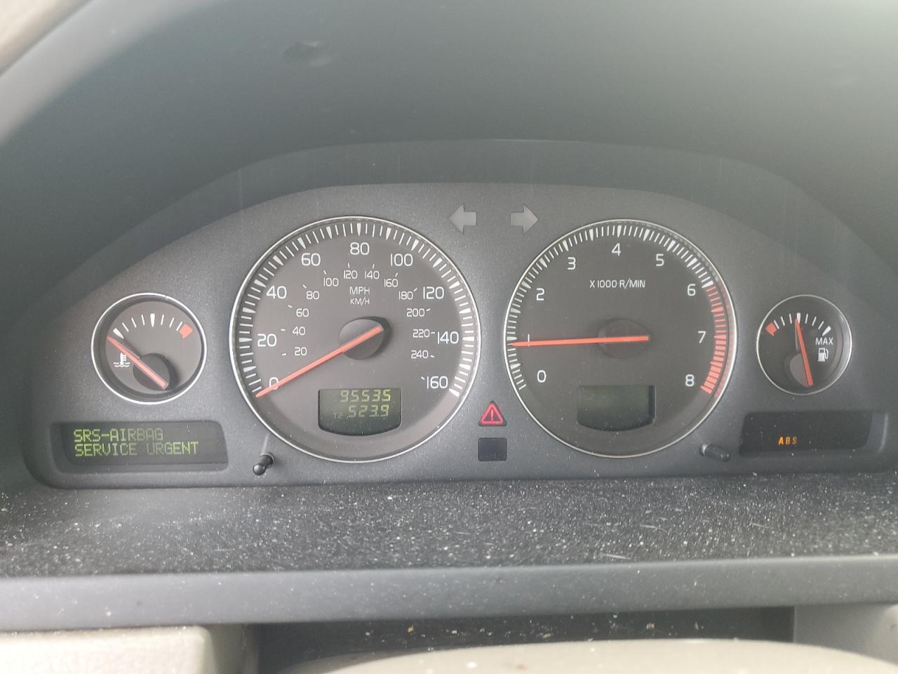 2004 Volvo XC90 - Image 9