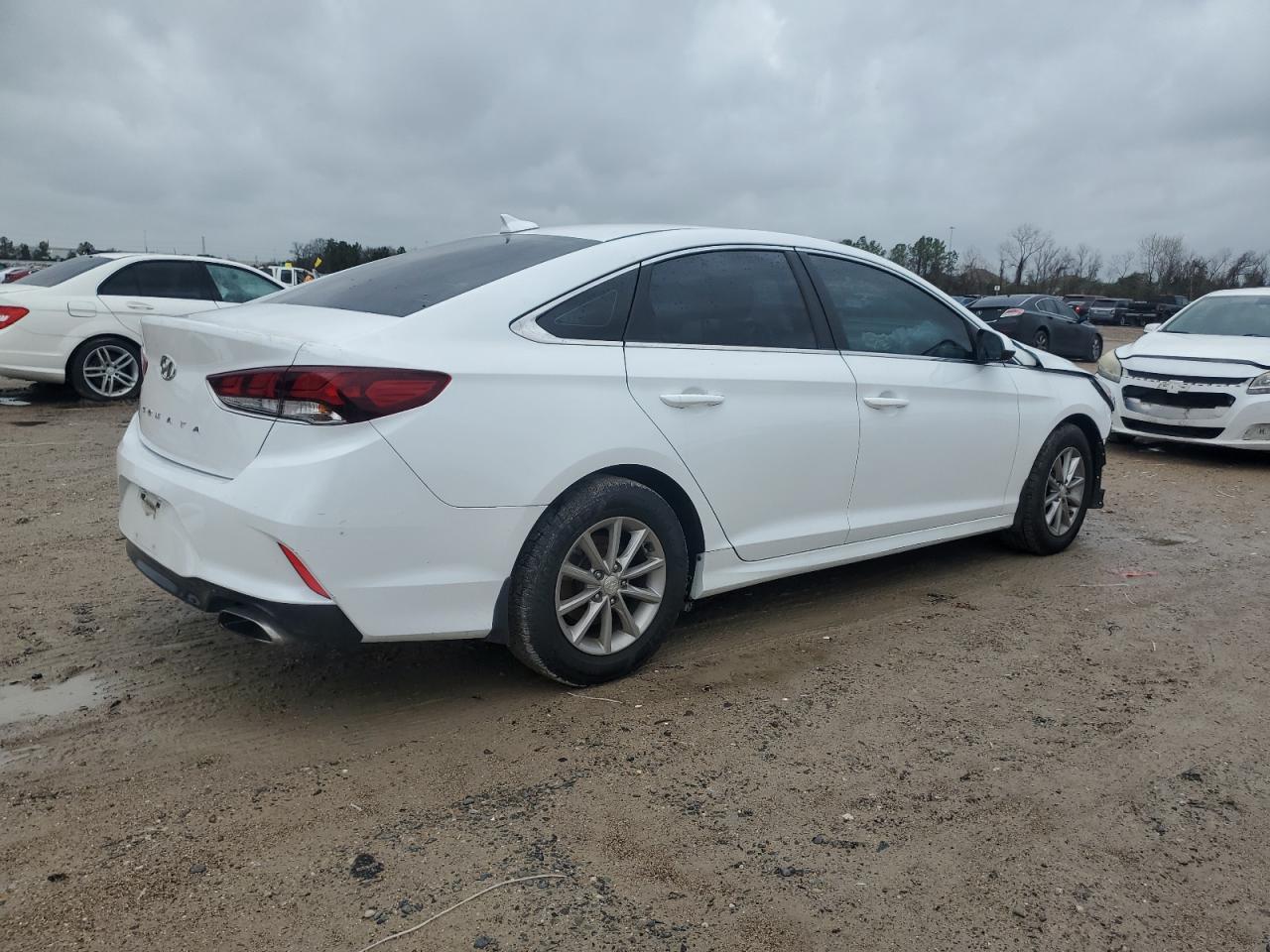 2018 Hyundai Sonata - Image 3