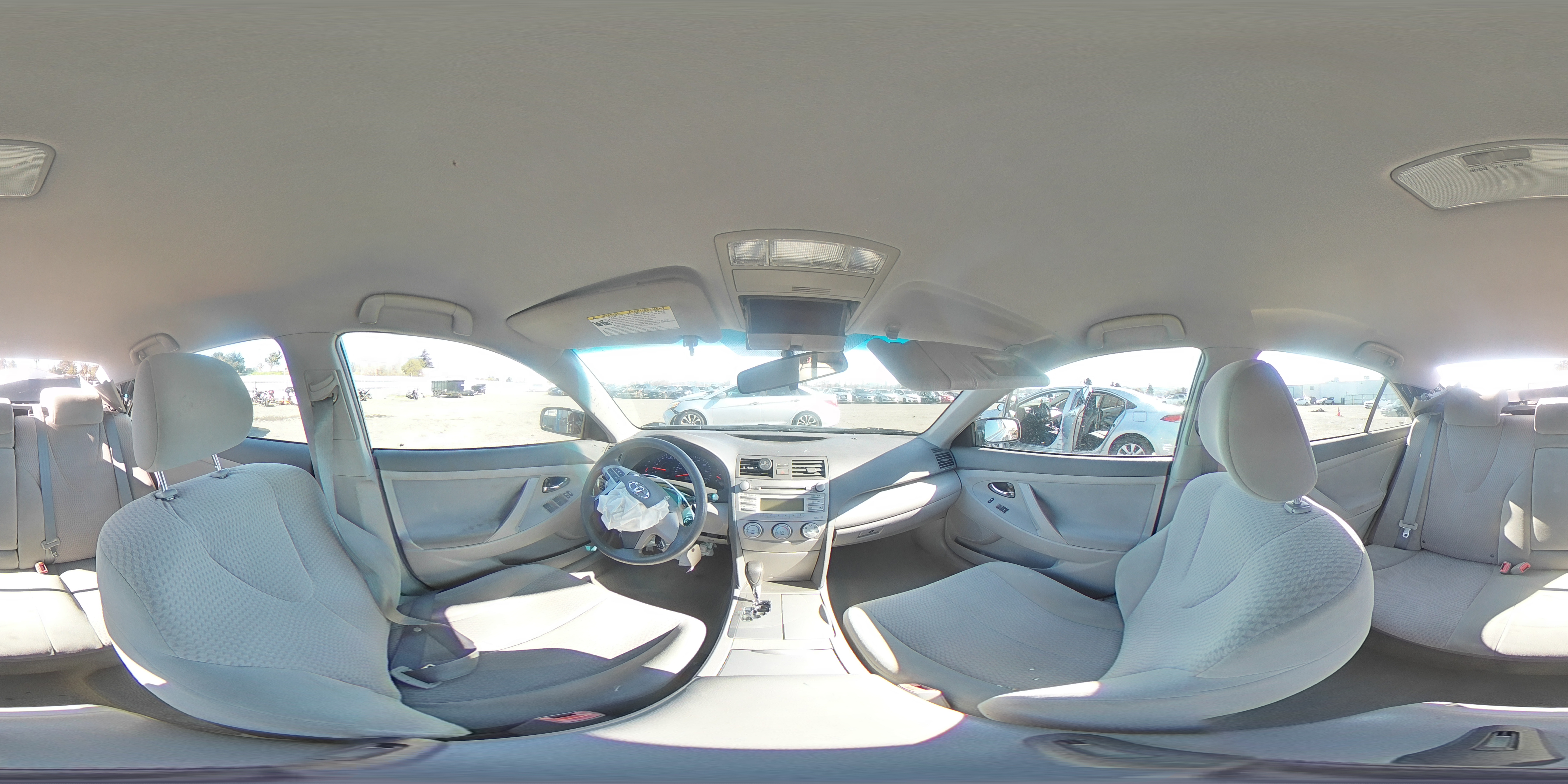 2011 Toyota Camry - Image 12