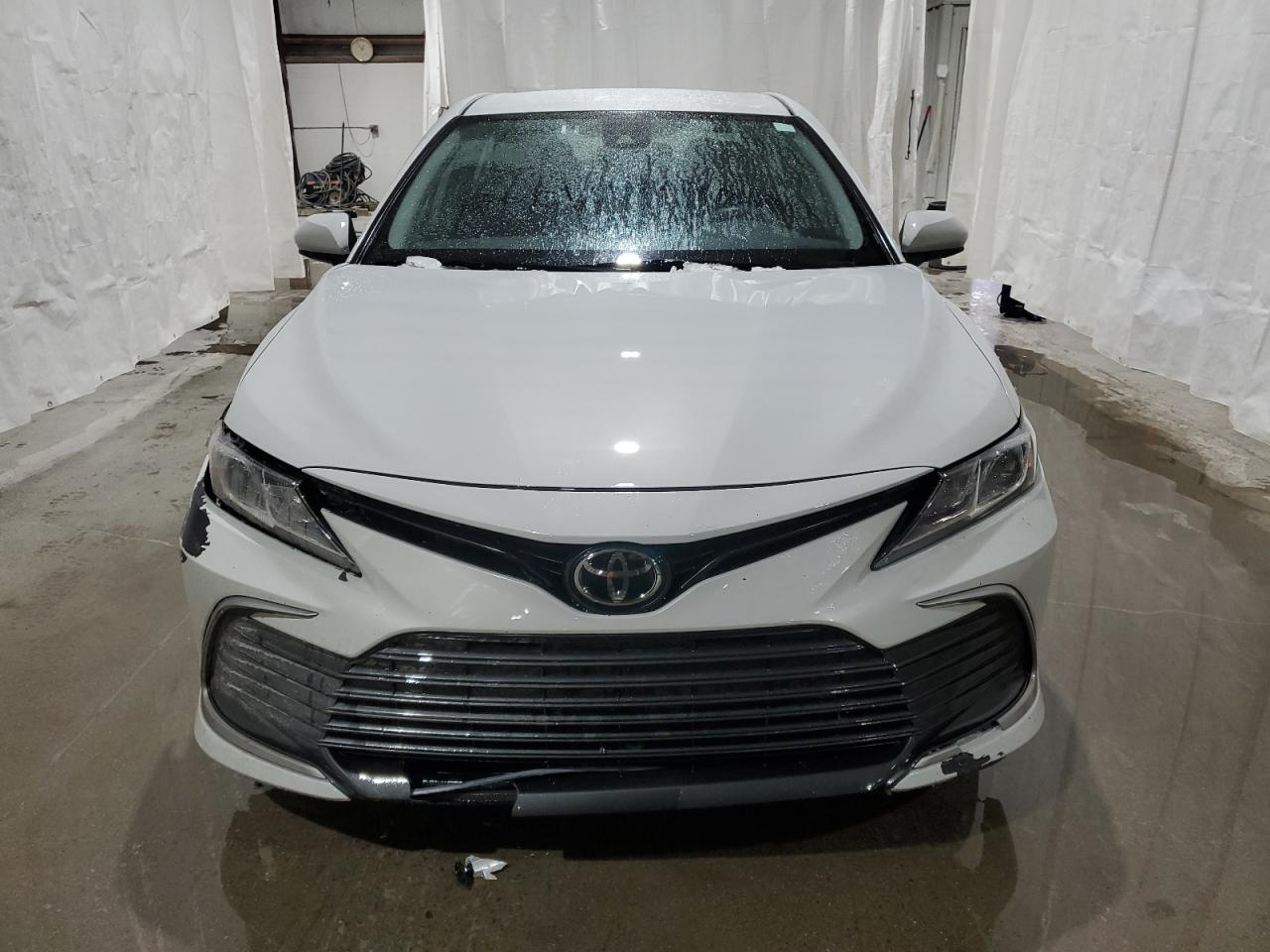 2022 Toyota Camry - Image 5