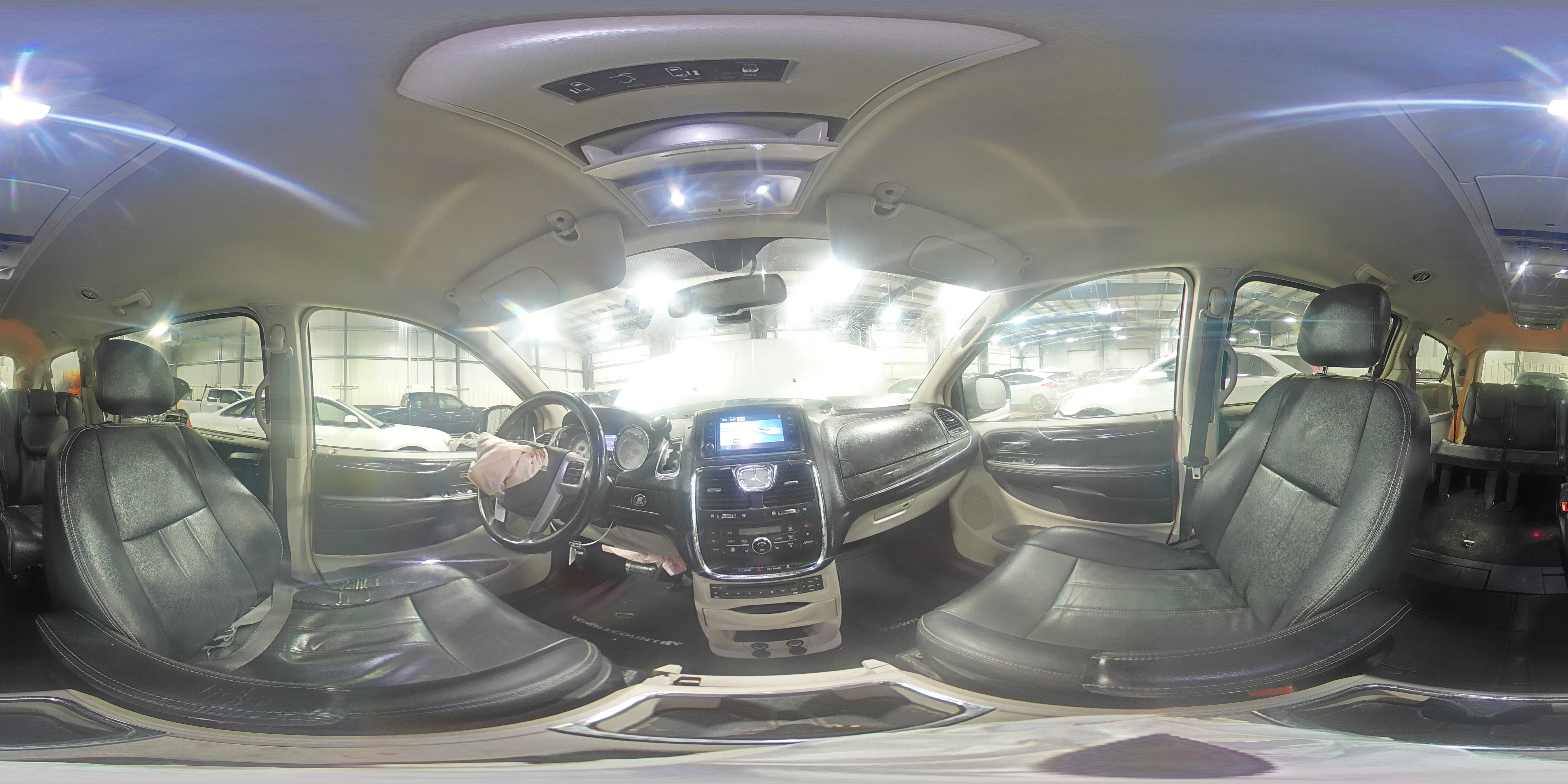 2012 Chrysler Town & Country - Image 15