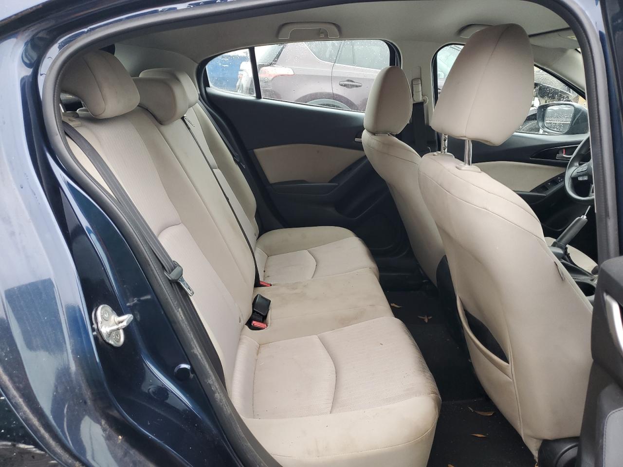 2015 Mazda 3 - Image 10