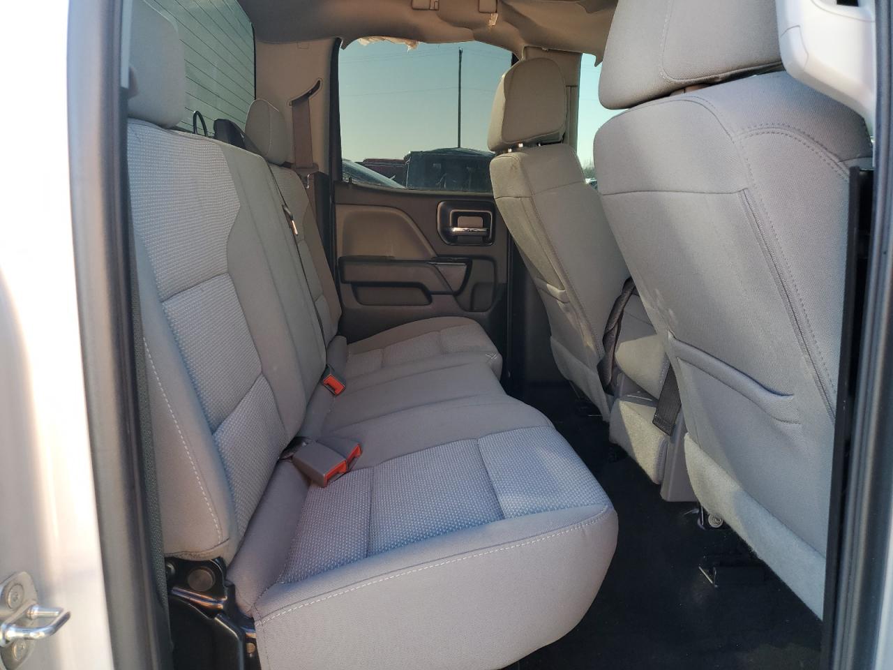 2018 Chevrolet Silverado - Image 10