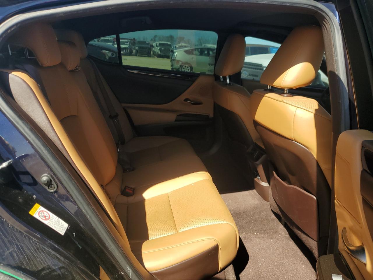 2019 Lexus ES - Image 10