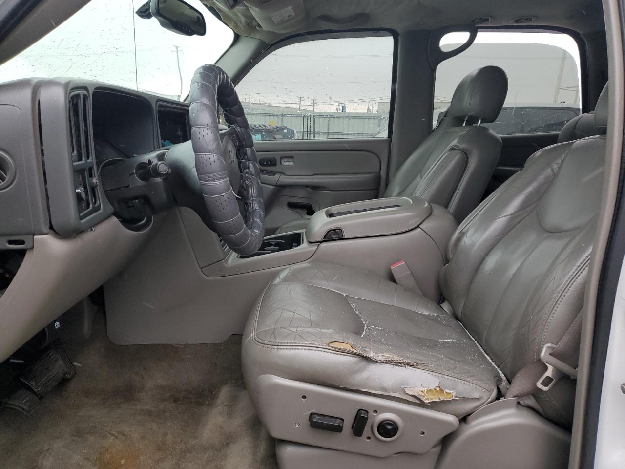 2005 Chevrolet Tahoe - Image 7
