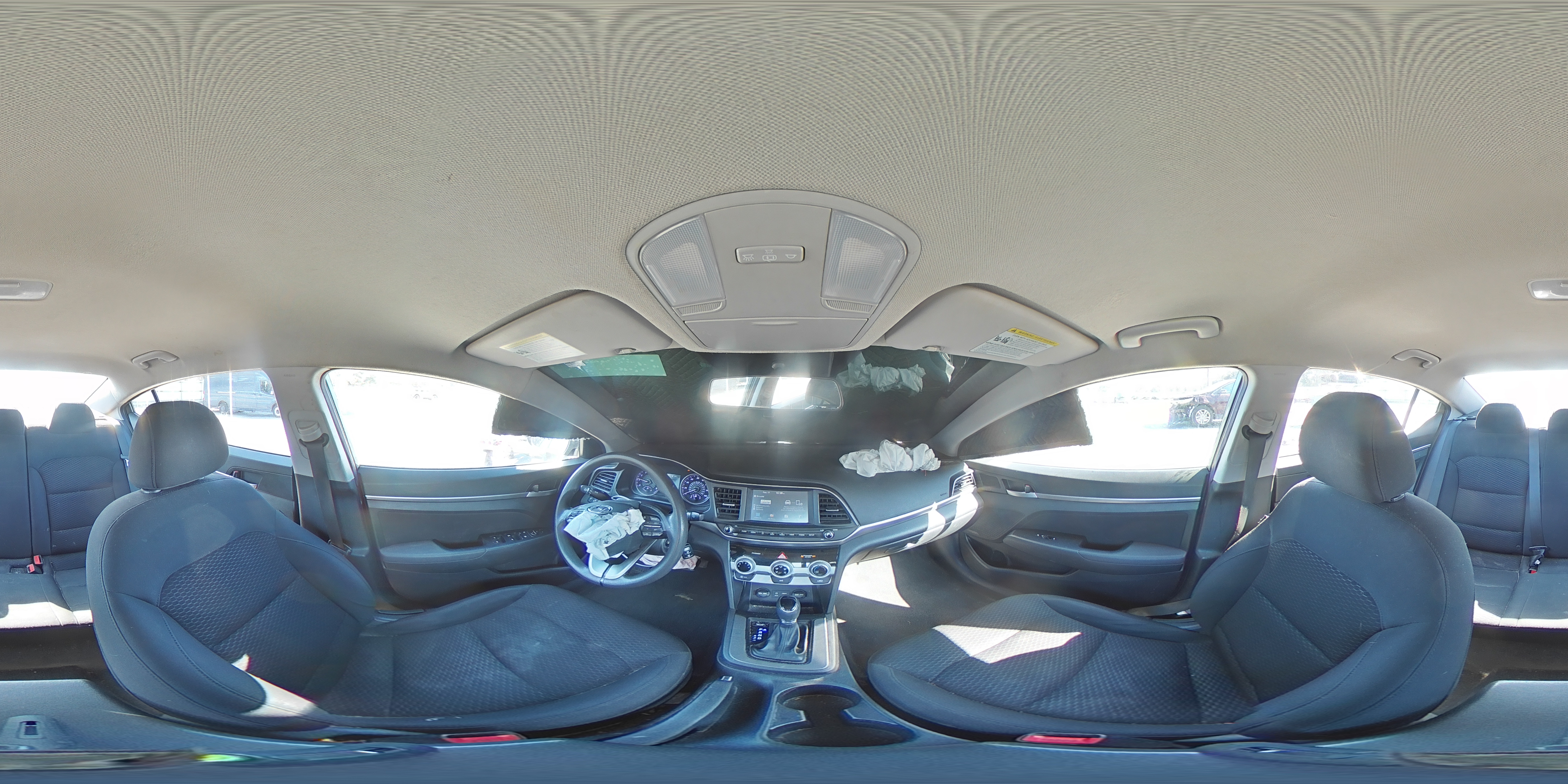 2019 Hyundai Elantra - Image 12