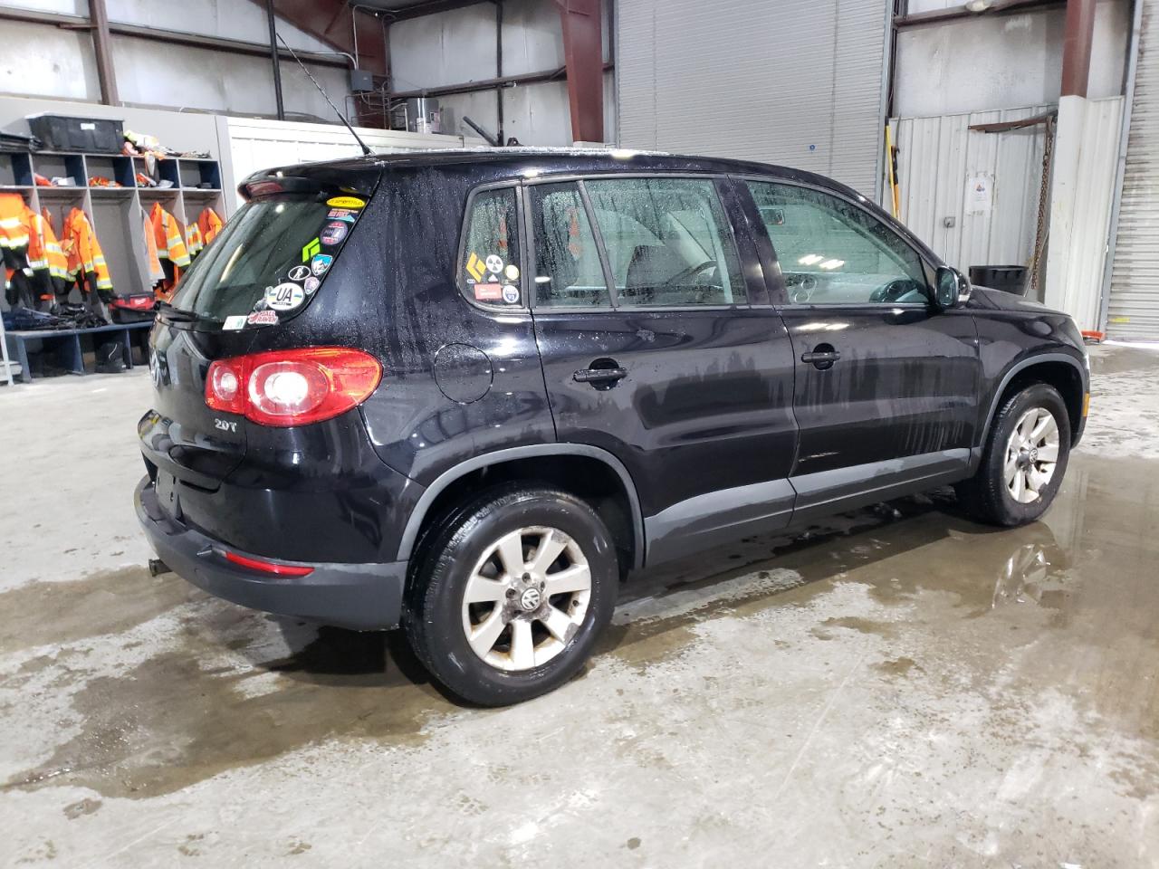 2010 Volkswagen Tiguan - Image 3