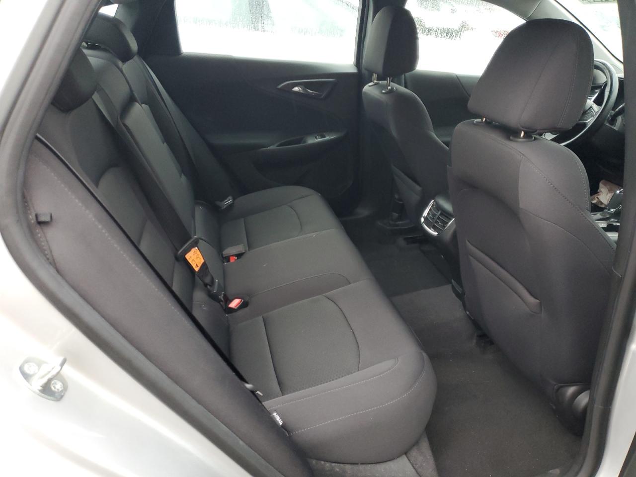 2017 Chevrolet Malibu - Image 10