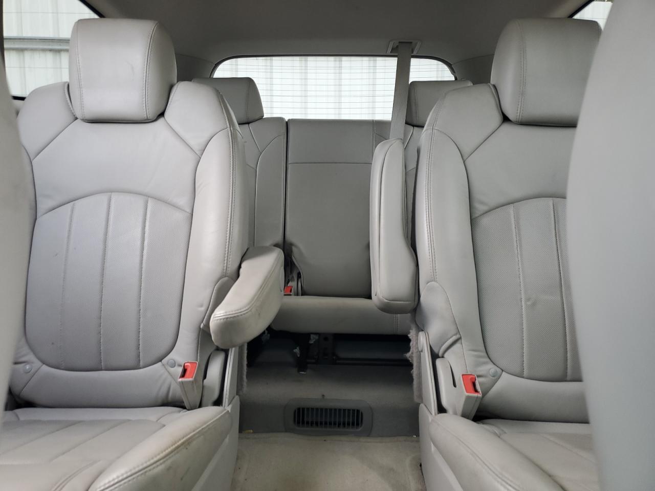 2010 Buick Enclave - Image 10