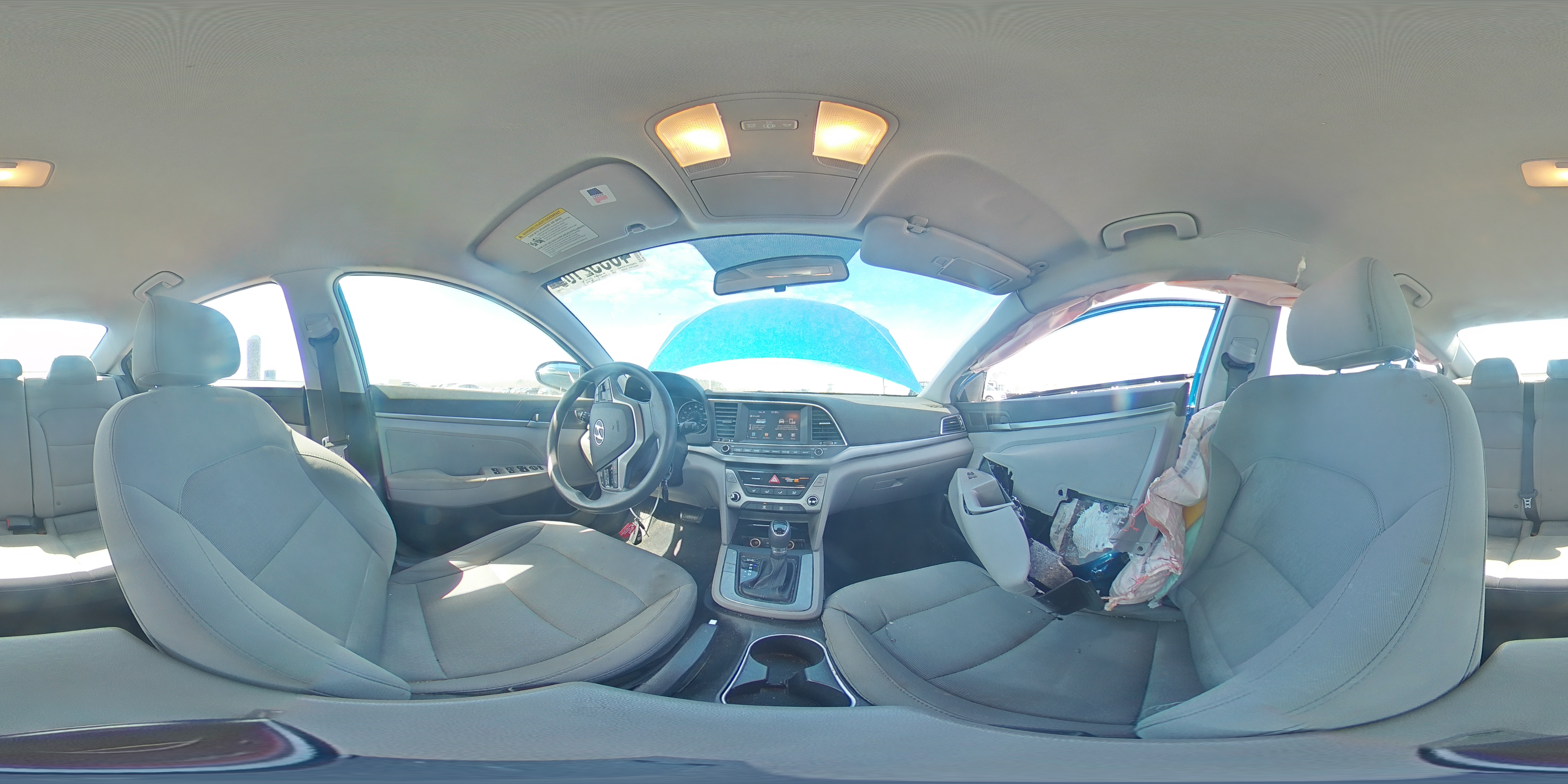 2017 Hyundai Elantra - Image 13